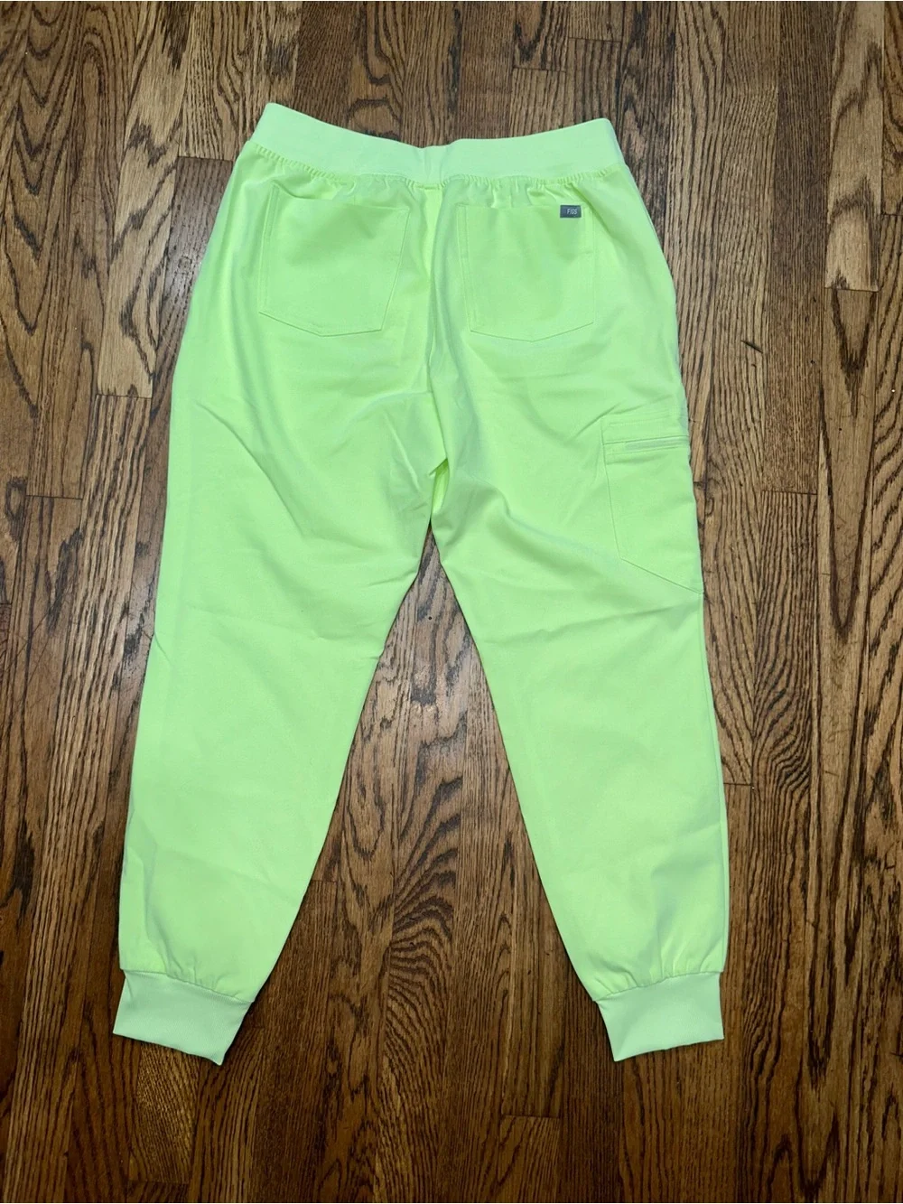FIGS Lime Green Scrub Set Top M Pants M/P NWT/NWOT V-Neck Scrub Top & Drawstring